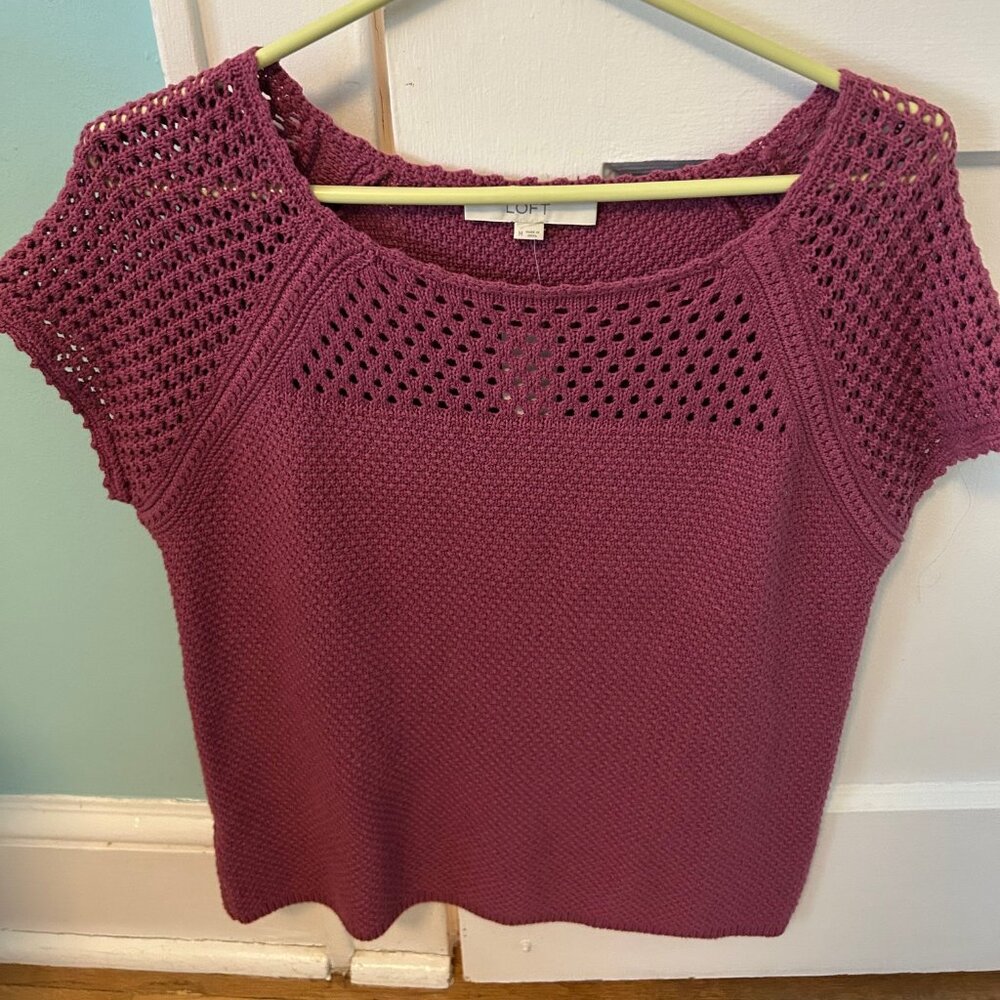 Ann Taylor LOFT Women's Mauve/Berry Crochet/Eyelet short sleeve Sweater NEW M